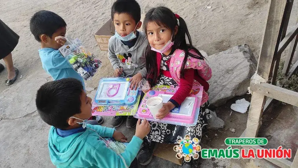 ¡Libera espacio! Recolección de libros usados en La Perla con Emaús